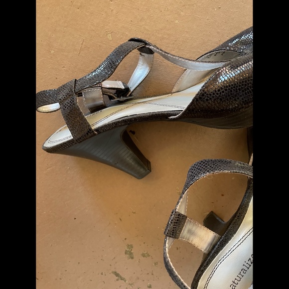 Sandals - Picture 3 of 4